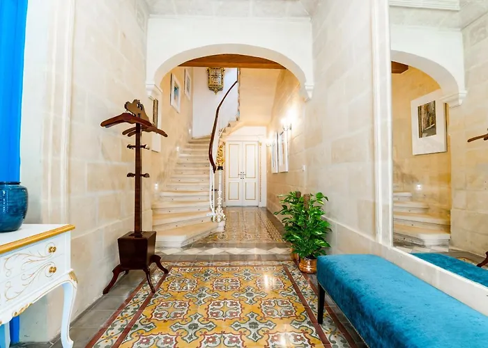 Monreal Boutique Townhouse - R024rm6 Paola